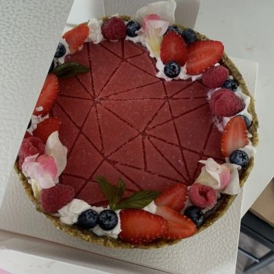 Pistachio raspberry cheesecake